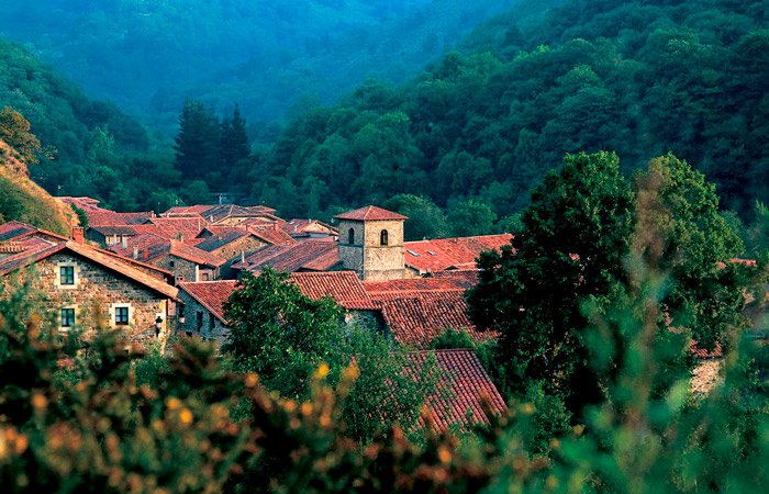 Bárcena Mayor. A town of legends, the oldest in Cantabria