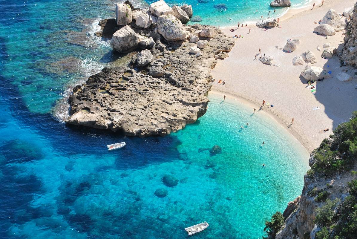 Cala Mariolu, the most striking beach and the most hidden corner of Sardinia